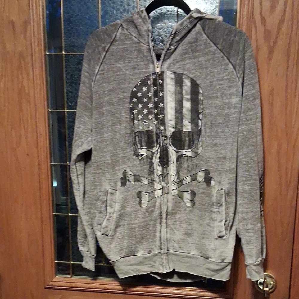 Men's Gray Zip-Up Sweater with Skull Graphic